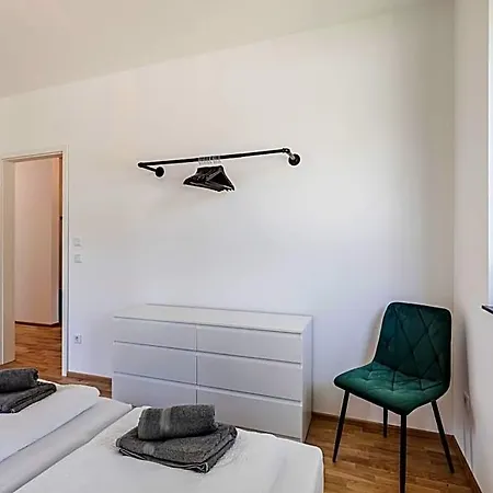 Apartmanhotel Jama Pur, Freies Parken, Gruppe&familie Erlangen